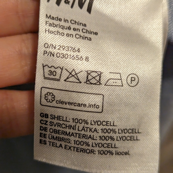 H&M Denim Wash Button-Up Dress - Picture 4 of 5